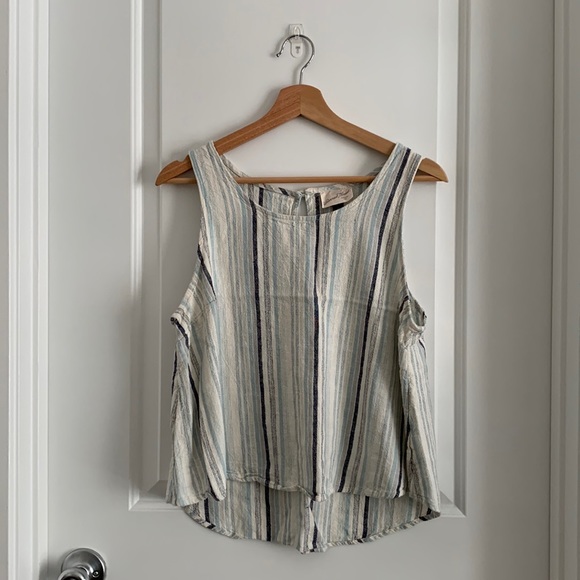 🐚 Breezy Linen Crop Top - Picture 1 of 5